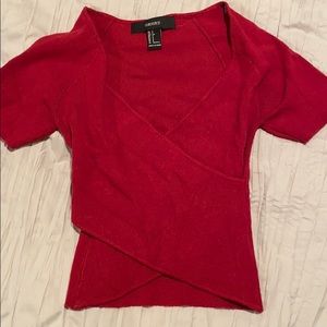 Red cropped sweater T-shirt